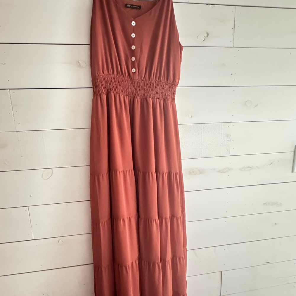 Elegant Rust Sleeveless Maxi Dress